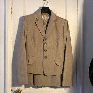 Tahari Arthur S. Levine Petit Skirt Suit size 2P chic ASL